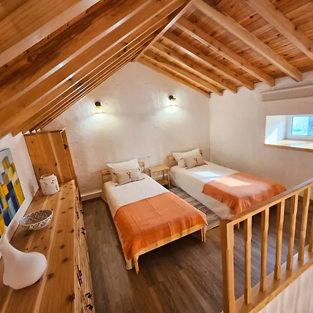 Cozy House In With Mountain View
