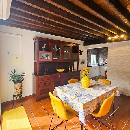 Ferienhaus Cozy House In With Mountain View Furnas (Azores)
